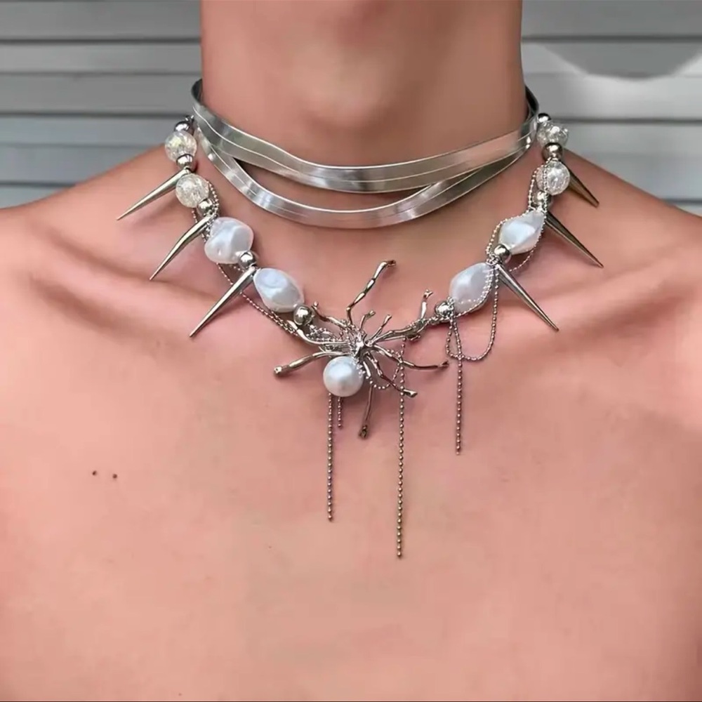 NWOT Y2K Spider Multi-Layer Necklace in Silver